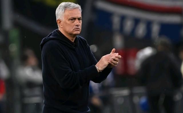 ktv少少爷互囗交gay